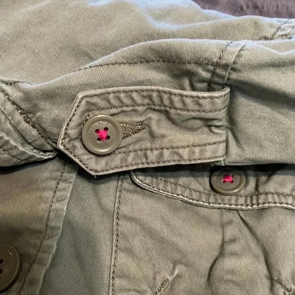 Cute olive green button up flight jacket
